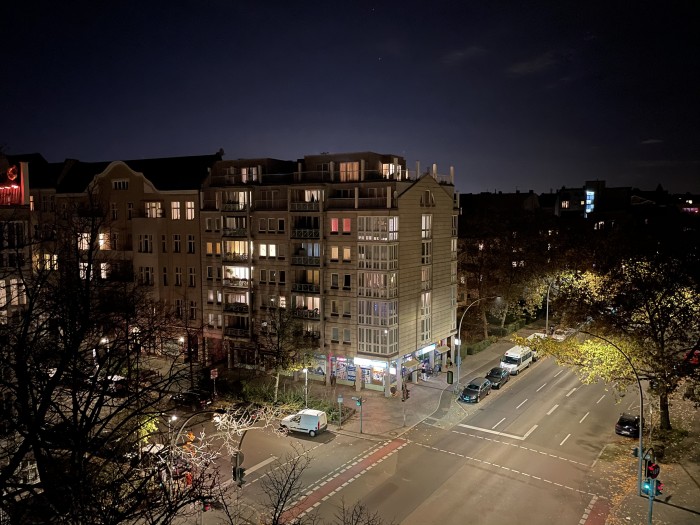 Auch hier ähnelt die Aufnahme des iPhone 12 Pro der des Max-Modells. (Bild: Tobias Költzsch/Golem.de)